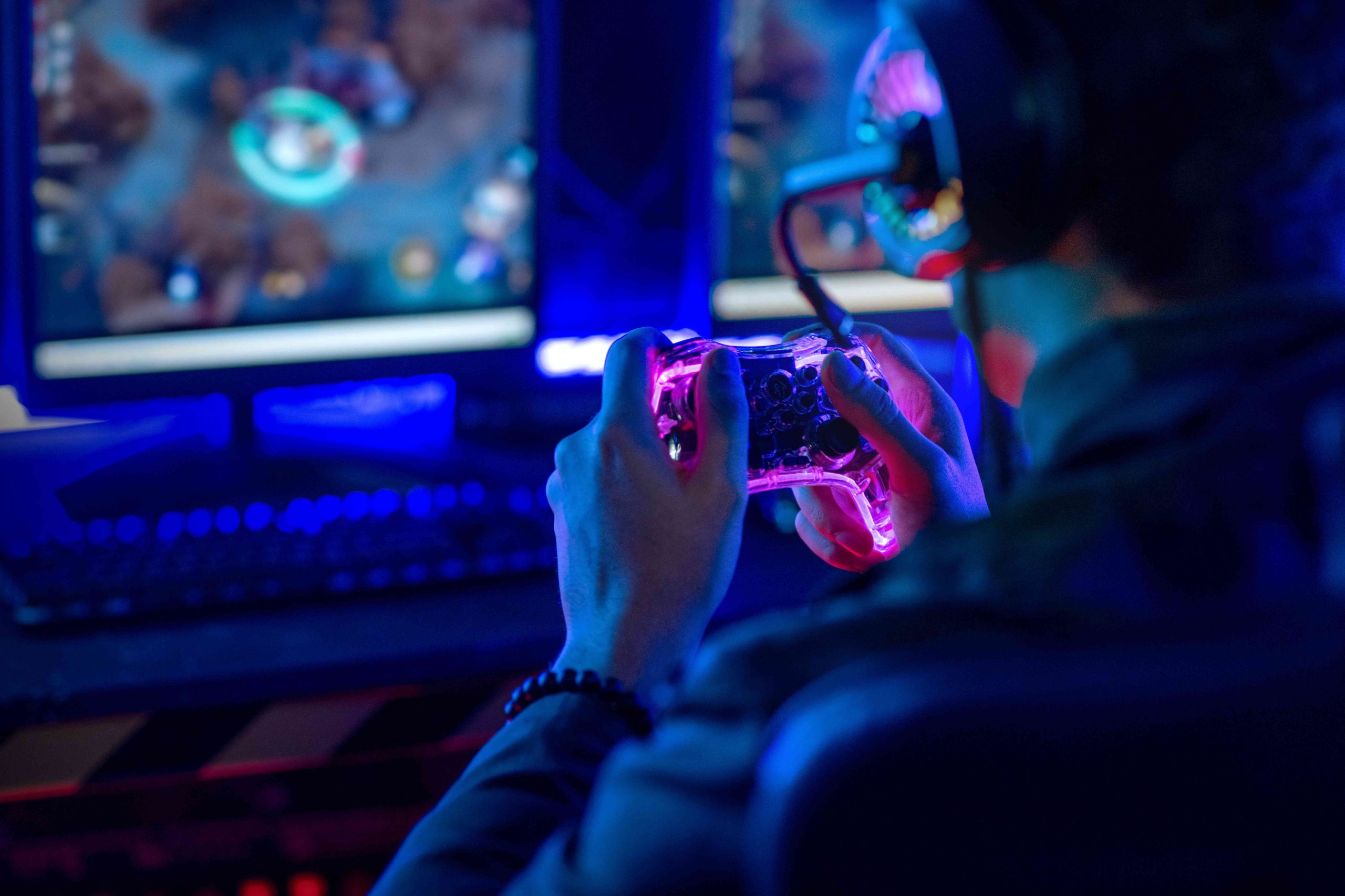 Can Dynamic Pricing Be a Win-Win for Tackling Gaming Addiction?
